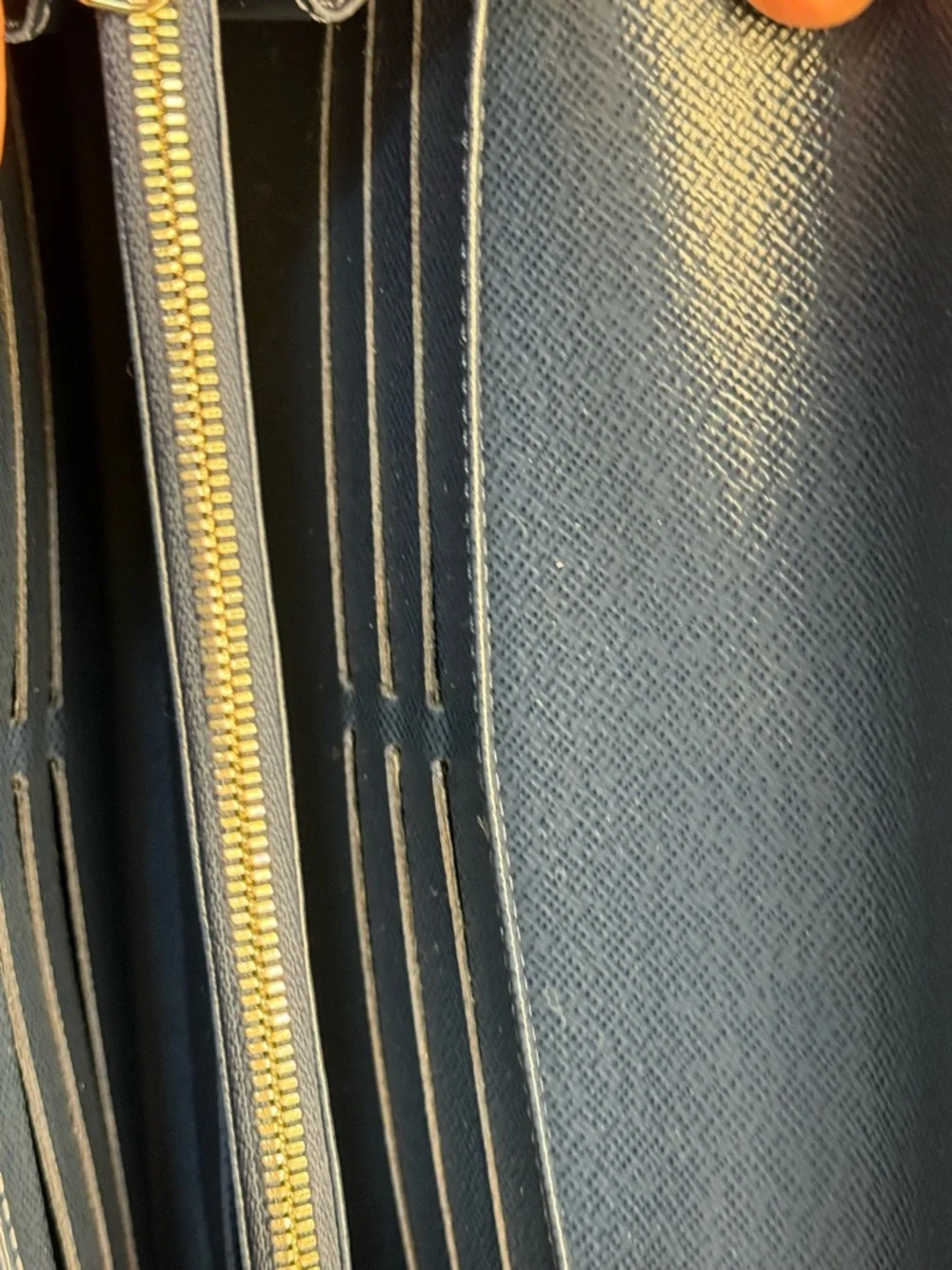 Louis Vuitton Epi Sarah Wallet Navy💙 with box dust bag, NIB‎
